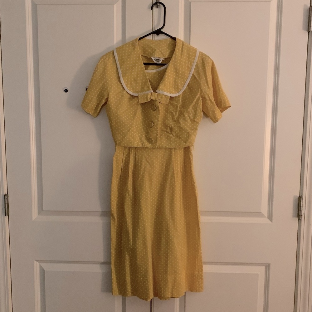 Adorable 60s polka dot vintage dress with cropped bolero
